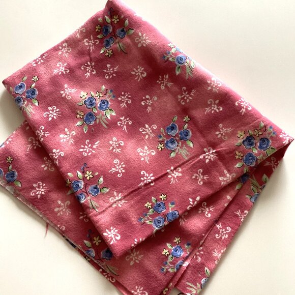 One Piece of Pink Floral Fabric Flannel Material Sewing Quilting Crafting - Picture 1 of 4